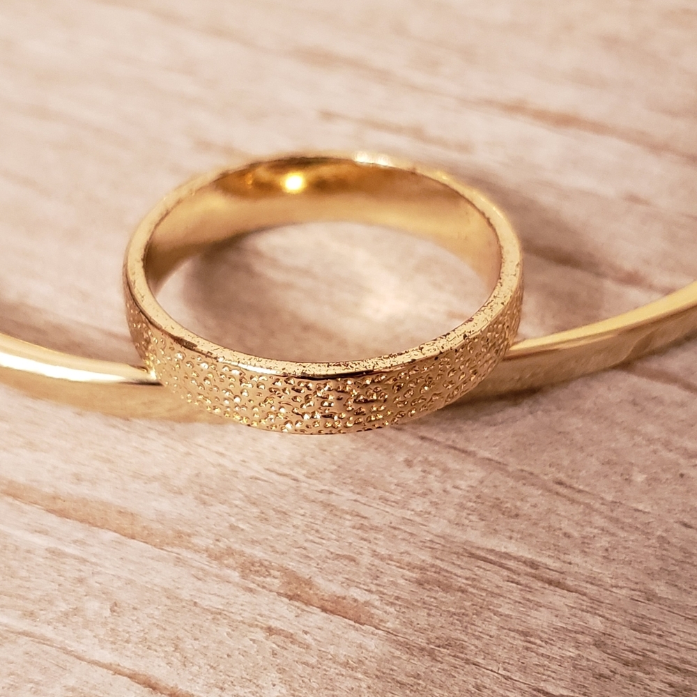 Gold Toned Band Ring